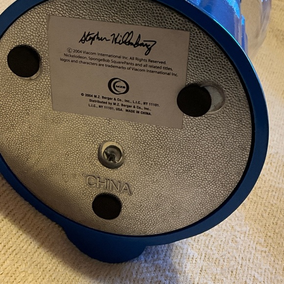 SpongeBob SquarePants Blue Gumball Dispenser - Picture 3 of 8